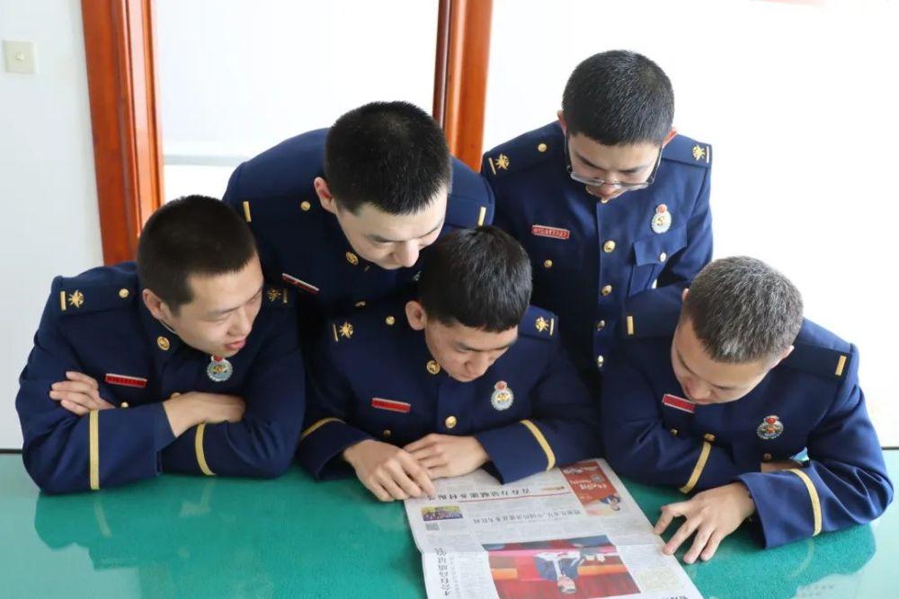 对于应届毕业生，工程经验和对于知识的深层理解，哪一点更被用人单位看中？游戏画面